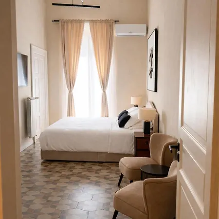 Landlord 71 - Private Balcony * 巴里