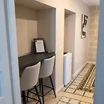 Landlord 71 - Private Balcony Vakantiehuis