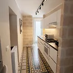 Vakantiehuis Landlord 71 - Private Balcony *