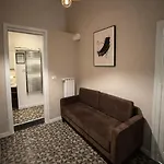 Landlord 71 - Private Balcony Semesterbostad Bari