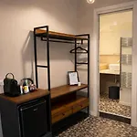 Landlord 71 - Private Balcony Bari