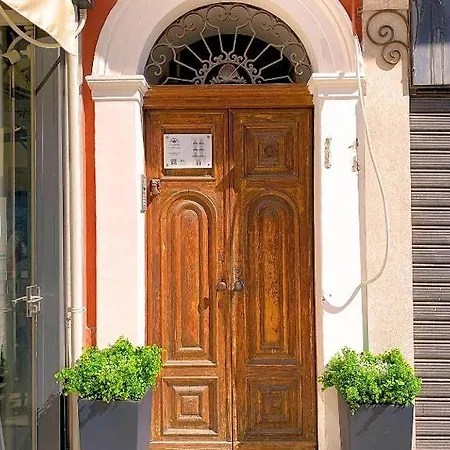 Landlord *